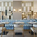 Acta The Avenue 4*