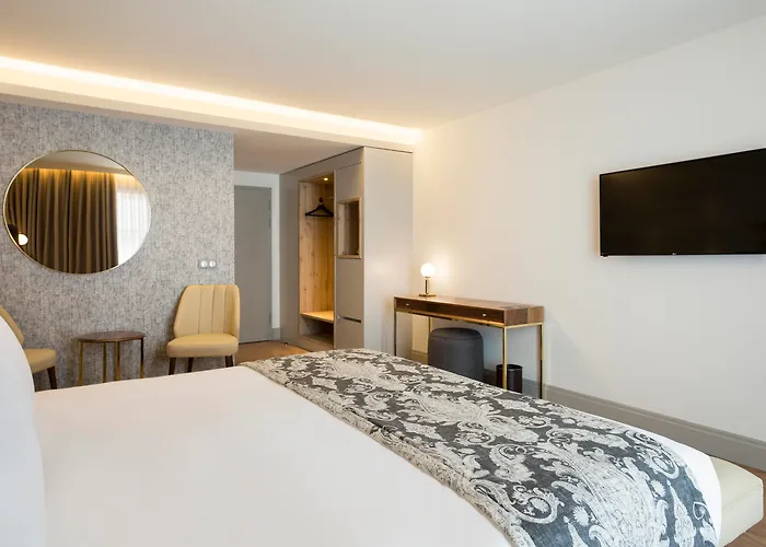 Hotel Acta The Avenue 4*