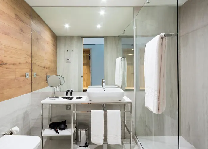 Acta The Avenue Oporto