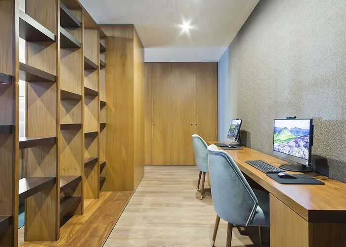 Acta The Avenue Hotel 4*