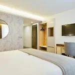 Hotell Acta The Avenue 4*