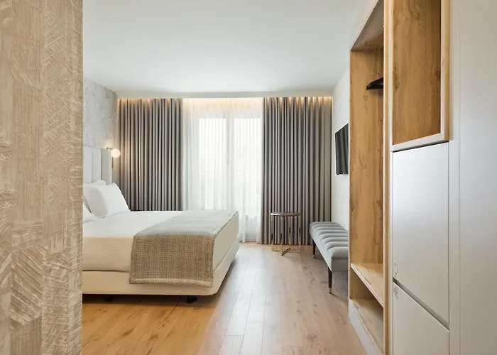 Hotel Acta The Avenue 4*