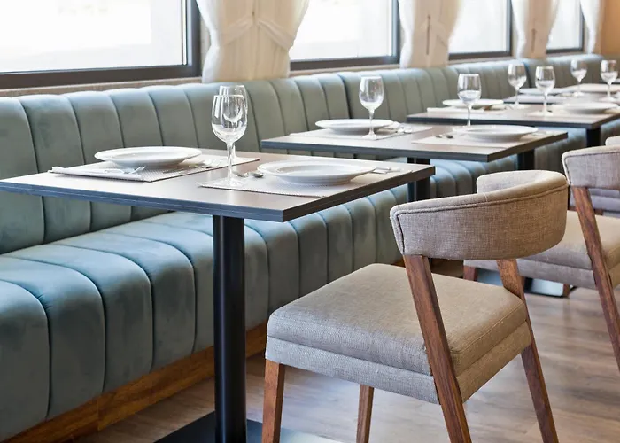 Acta The Avenue Porto