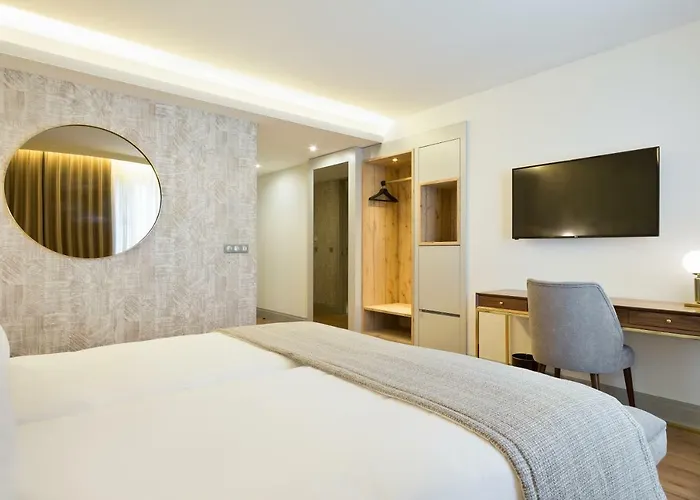 Hotel Acta The Avenue 4*
