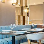 Acta The Avenue Oporto