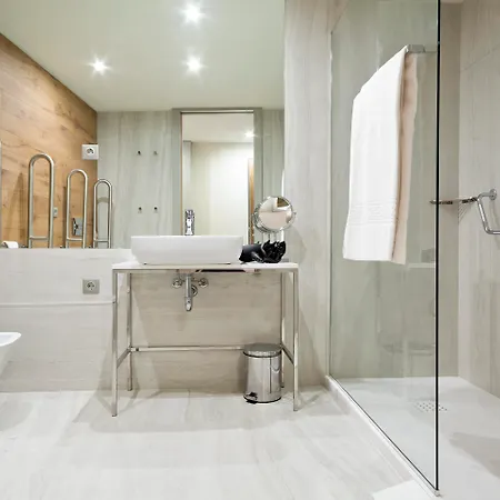 Acta The Avenue Hotel Oporto