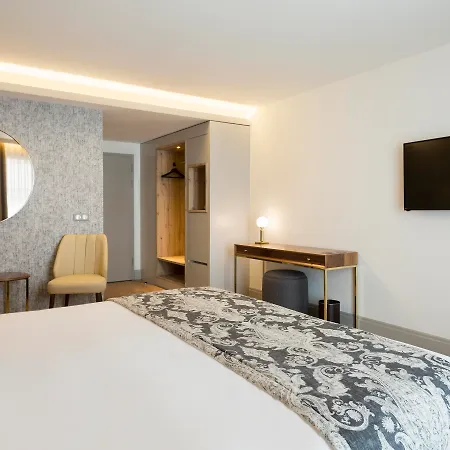 Hotel Acta The Avenue 4*