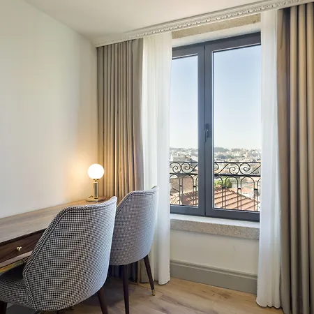 Acta The Avenue Porto