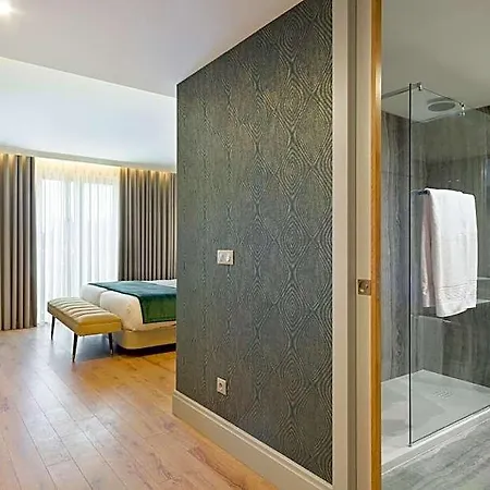 Hotel Acta The Avenue 4*