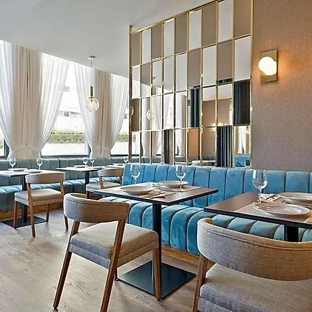 Acta The Avenue Hotel 4*