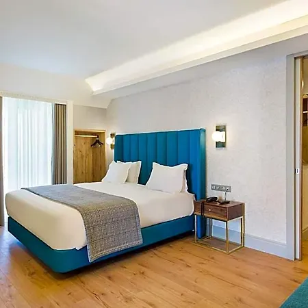 Acta The Avenue 4* Porto