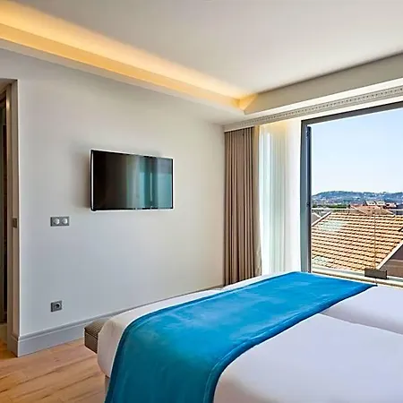 Acta The Avenue Hotel