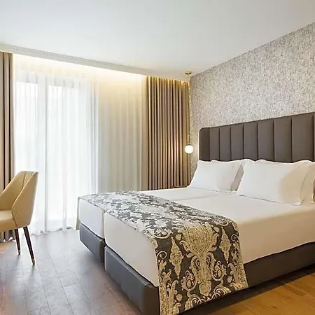 Acta The Avenue 4*