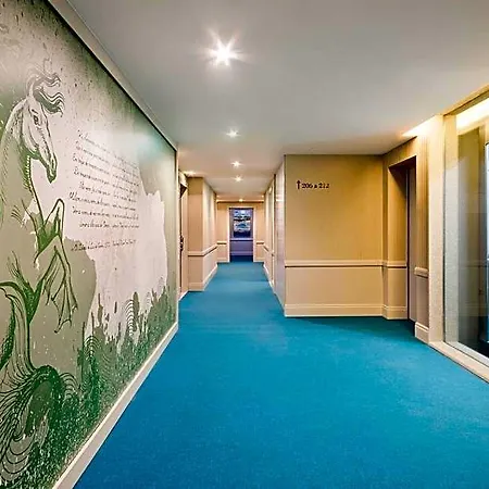 Acta The Avenue Hotel 4*
