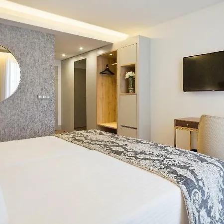 Hotel Acta The Avenue 4*