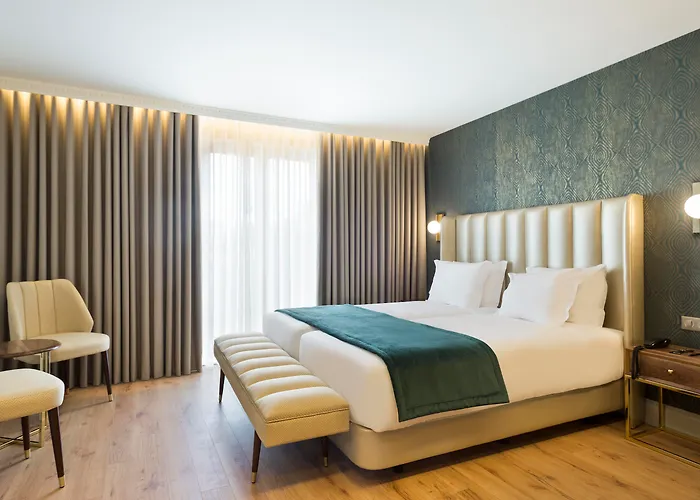 Acta The Avenue Porto