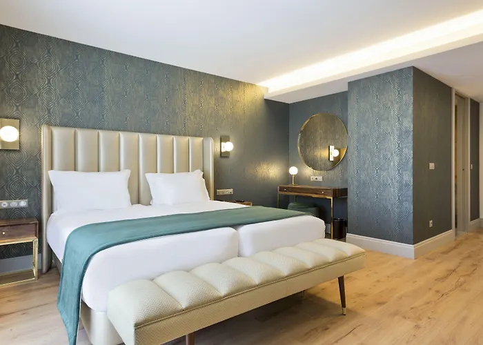 Acta The Avenue Porto