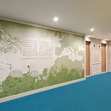Hotel Acta The Avenue 4*
