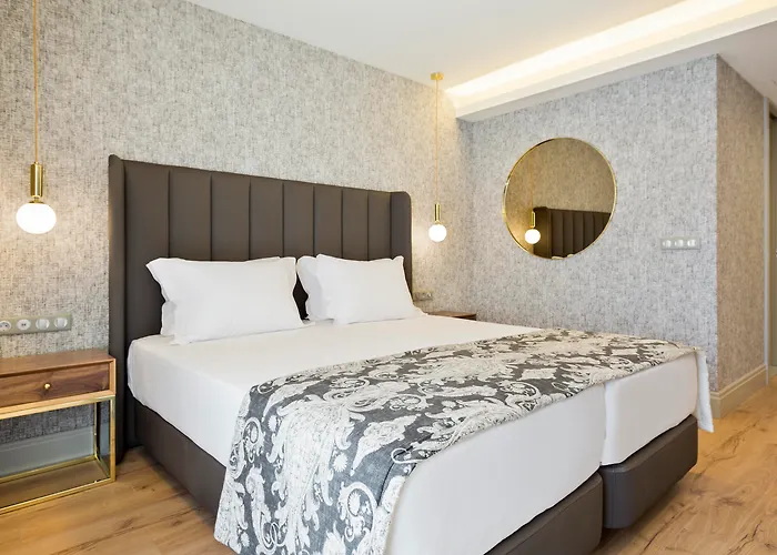 Hotel Acta The Avenue 4*