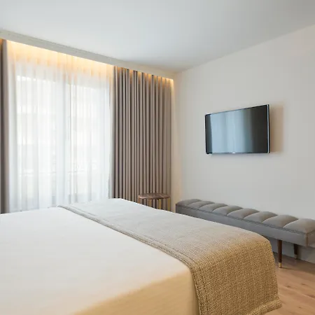 Acta The Avenue Hotel Oporto