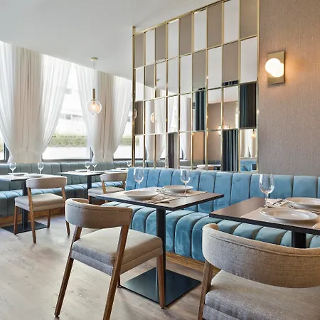 Hotel Acta The Avenue 4*