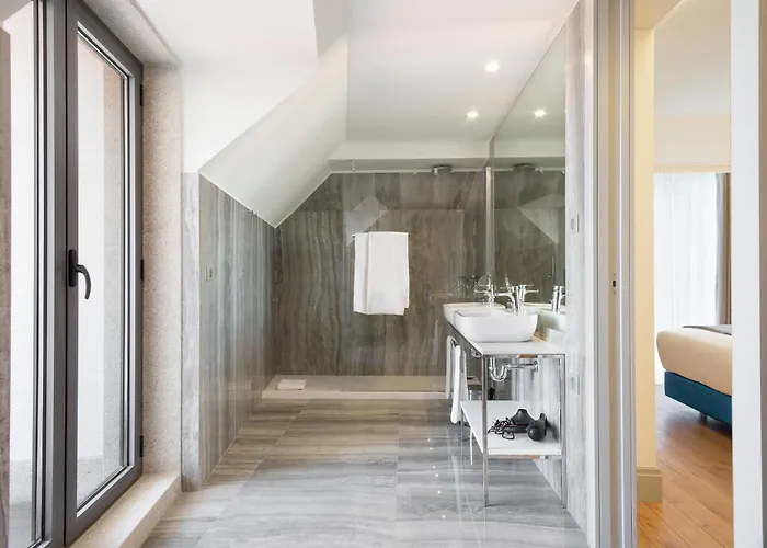 Acta The Avenue Hotel